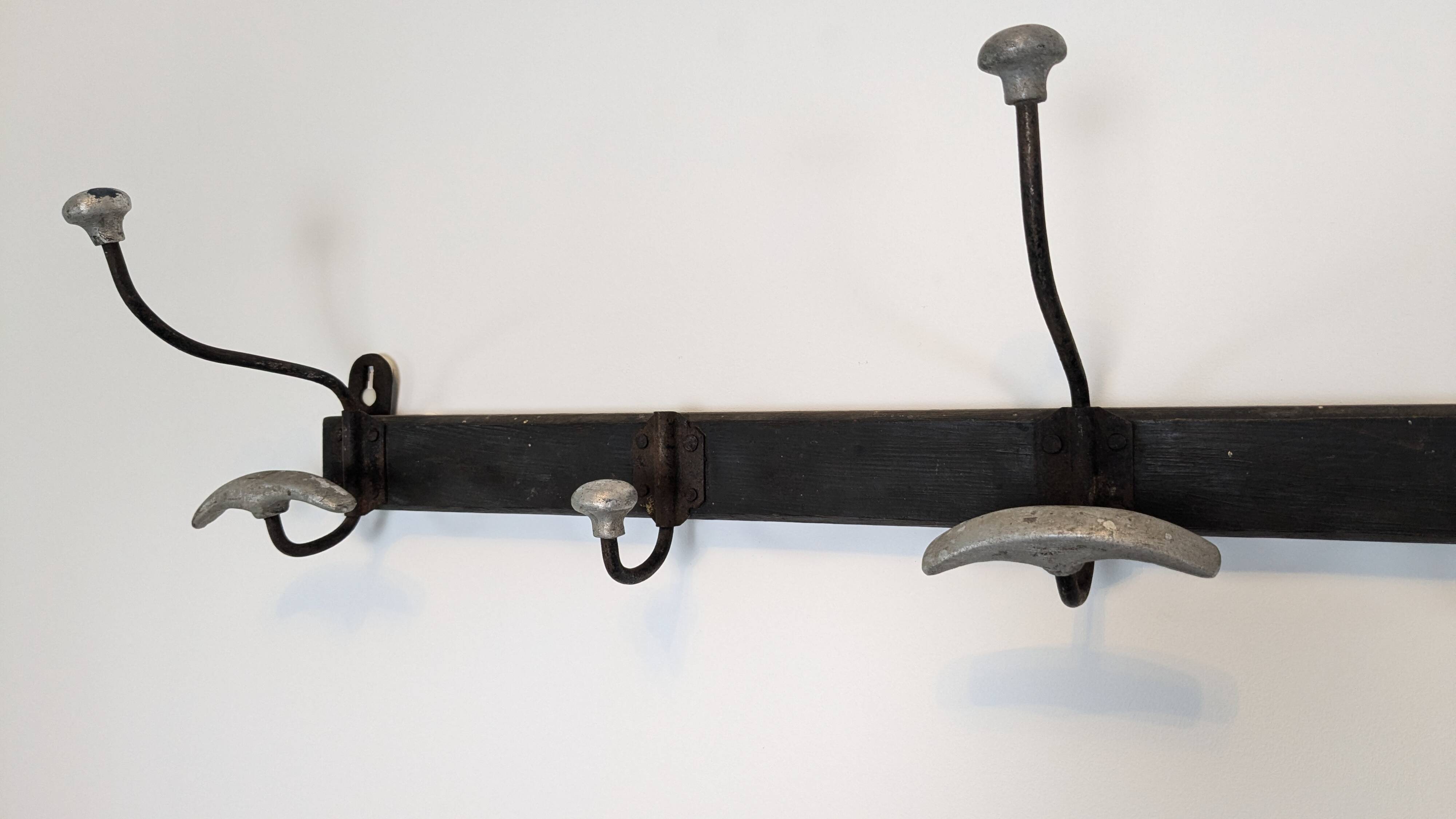 Ancienne patère triple bois et métal