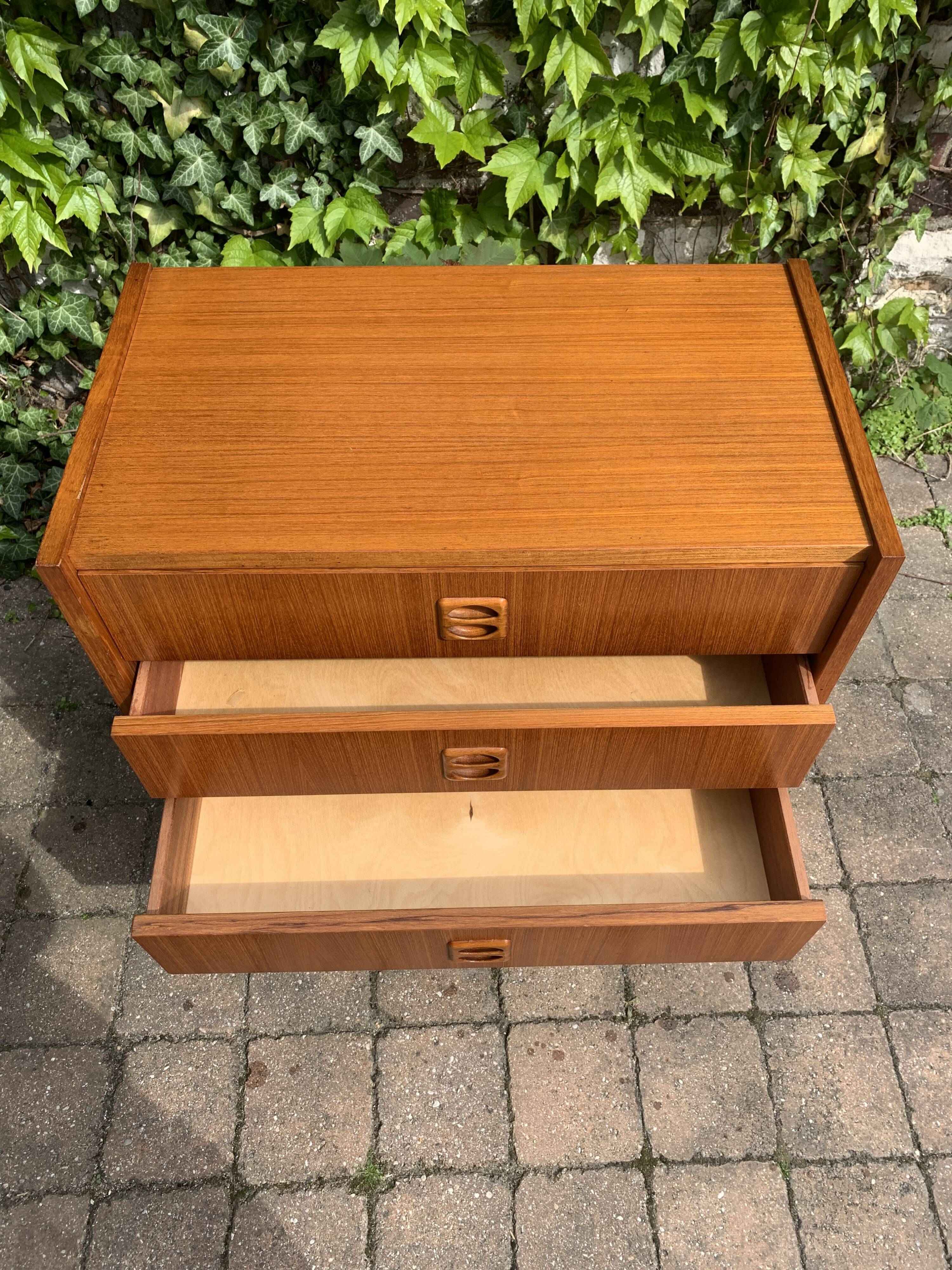 Vintage scandinavian teak chest of drawers