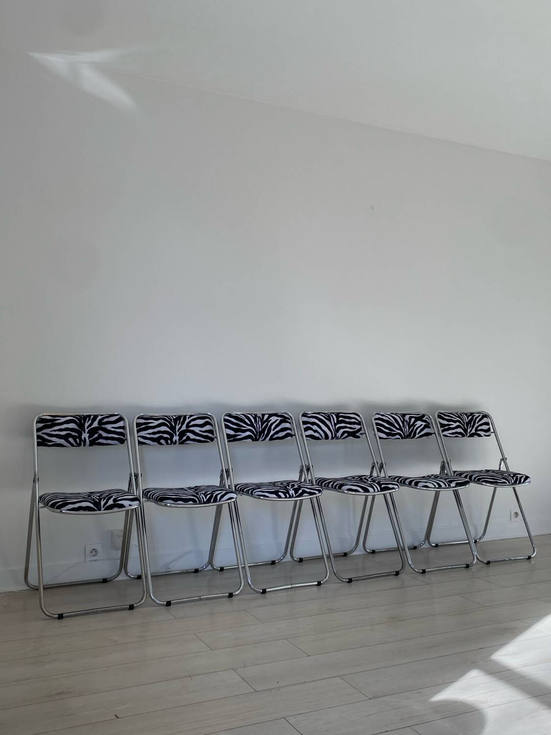 6 folding chairs in metal and zebra-patterned fabric, 1970s