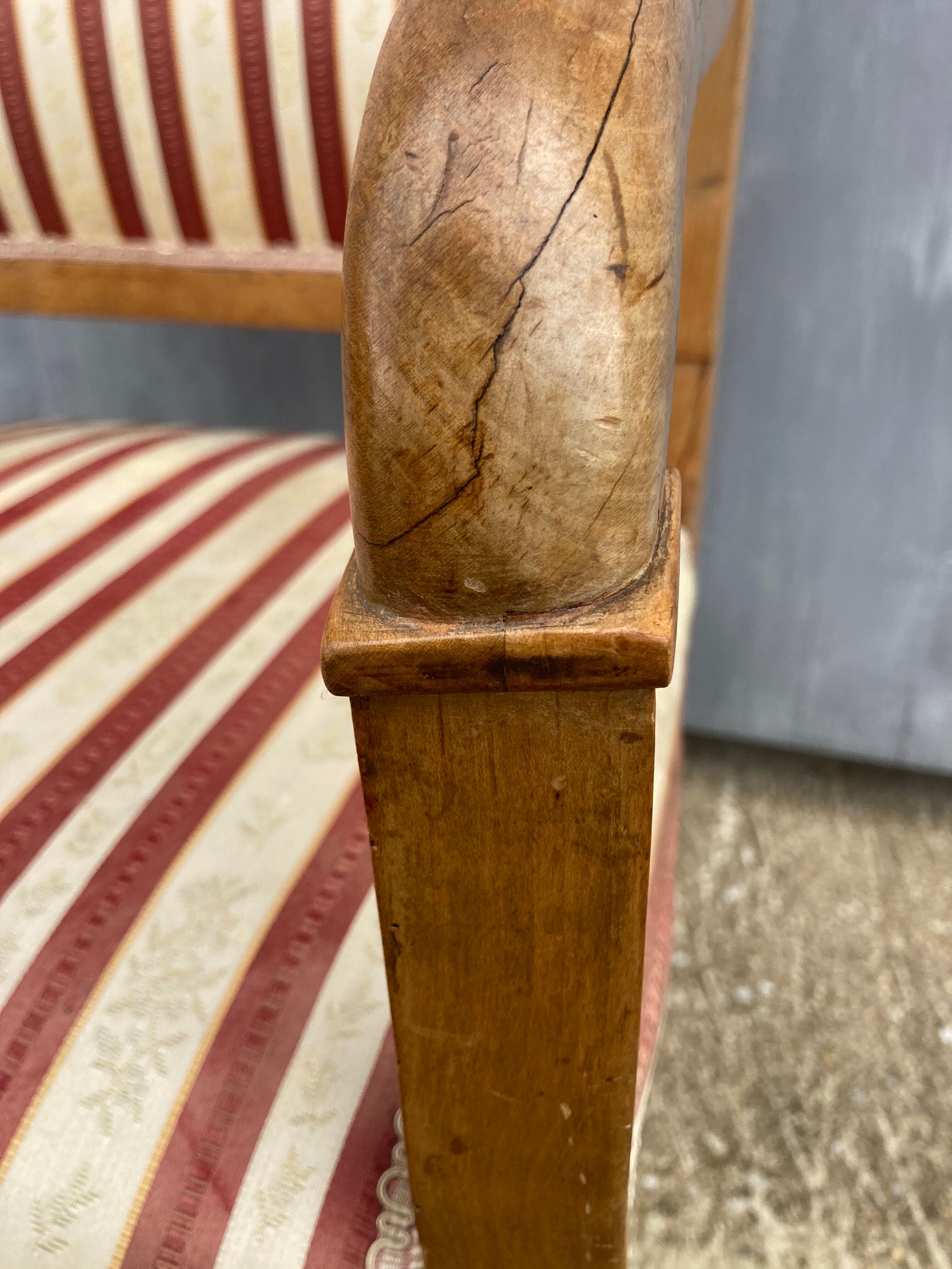 Fauteuil restauration en noyer