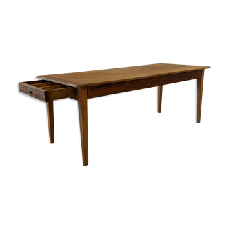 Farm table