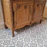 Sideboard carved in natural wood
