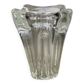Vase en verre moulé