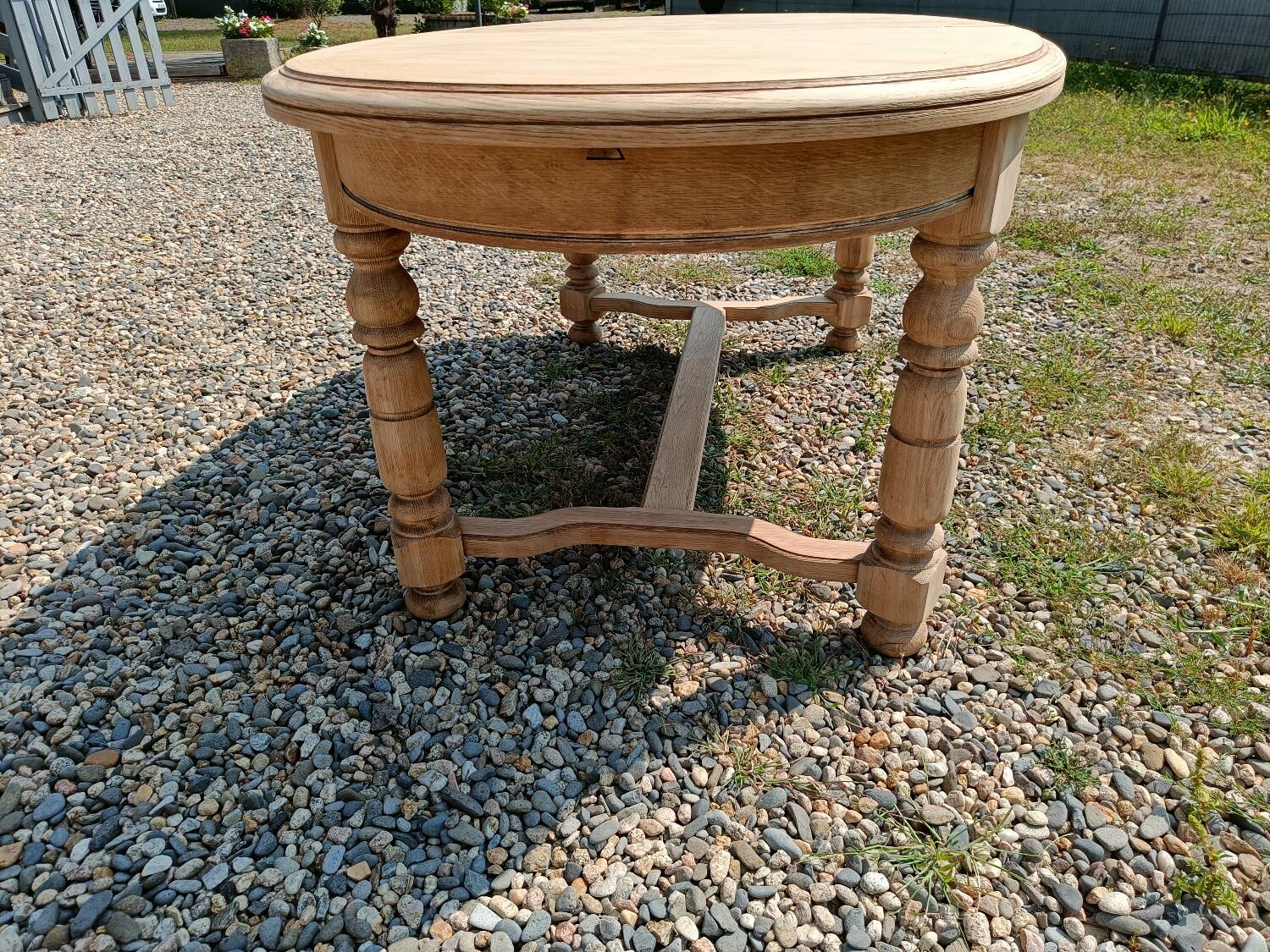 Dining table with extensions