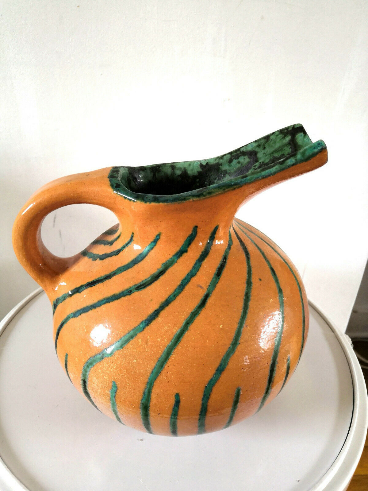 Ceramic pitcher design 70s signature to identify