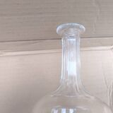 Carafe in chiseled glass