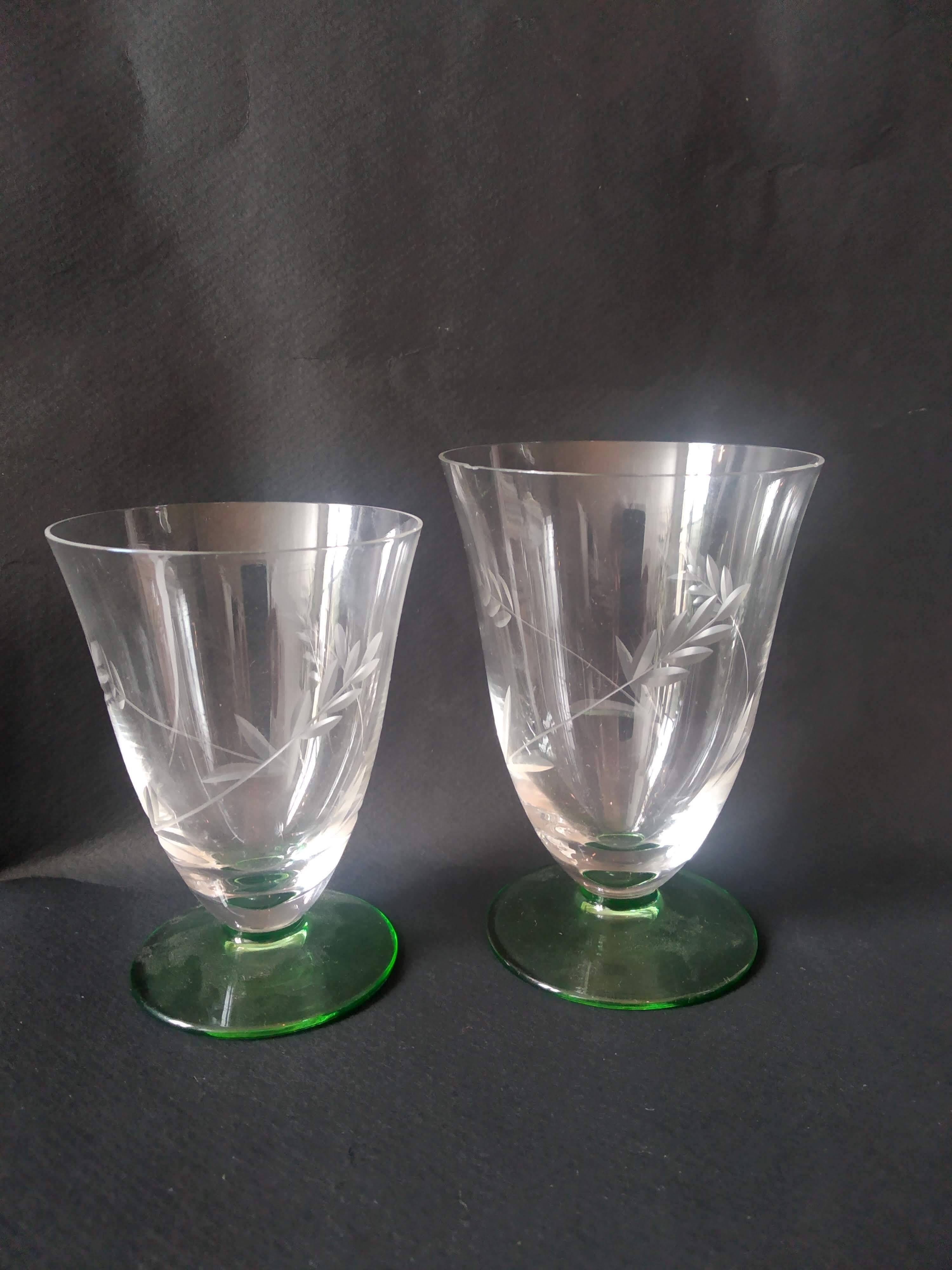 8 two-tone Art Deco engraved crystal stemware