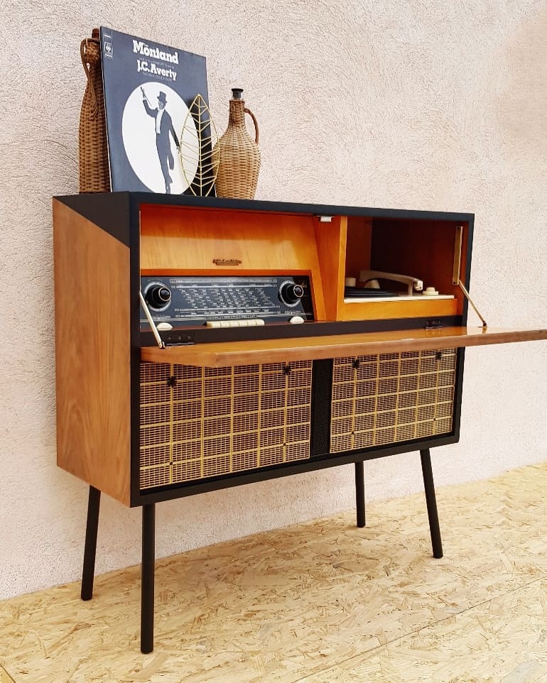 Vintage hifi radio cabinet the voice of his master