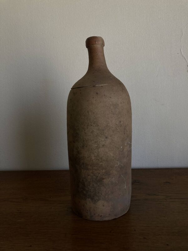 Bouteille penchée de campagne 1950 XL grès brut terre cuite