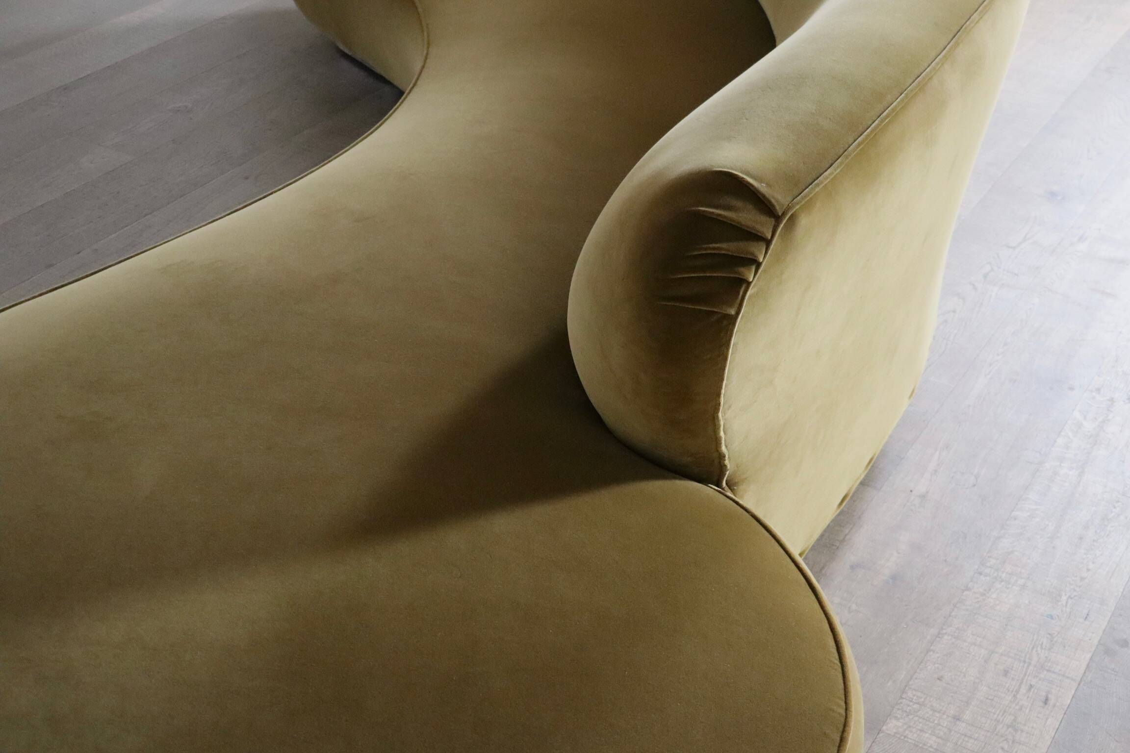 Vladimir Kagan serpentine sofa in velvet for Directional USA 1999