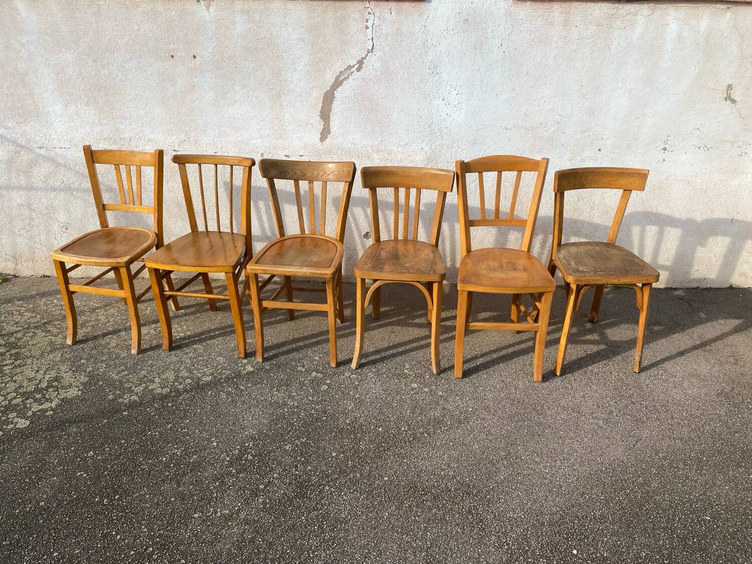 Set of 6 light bistro chairs