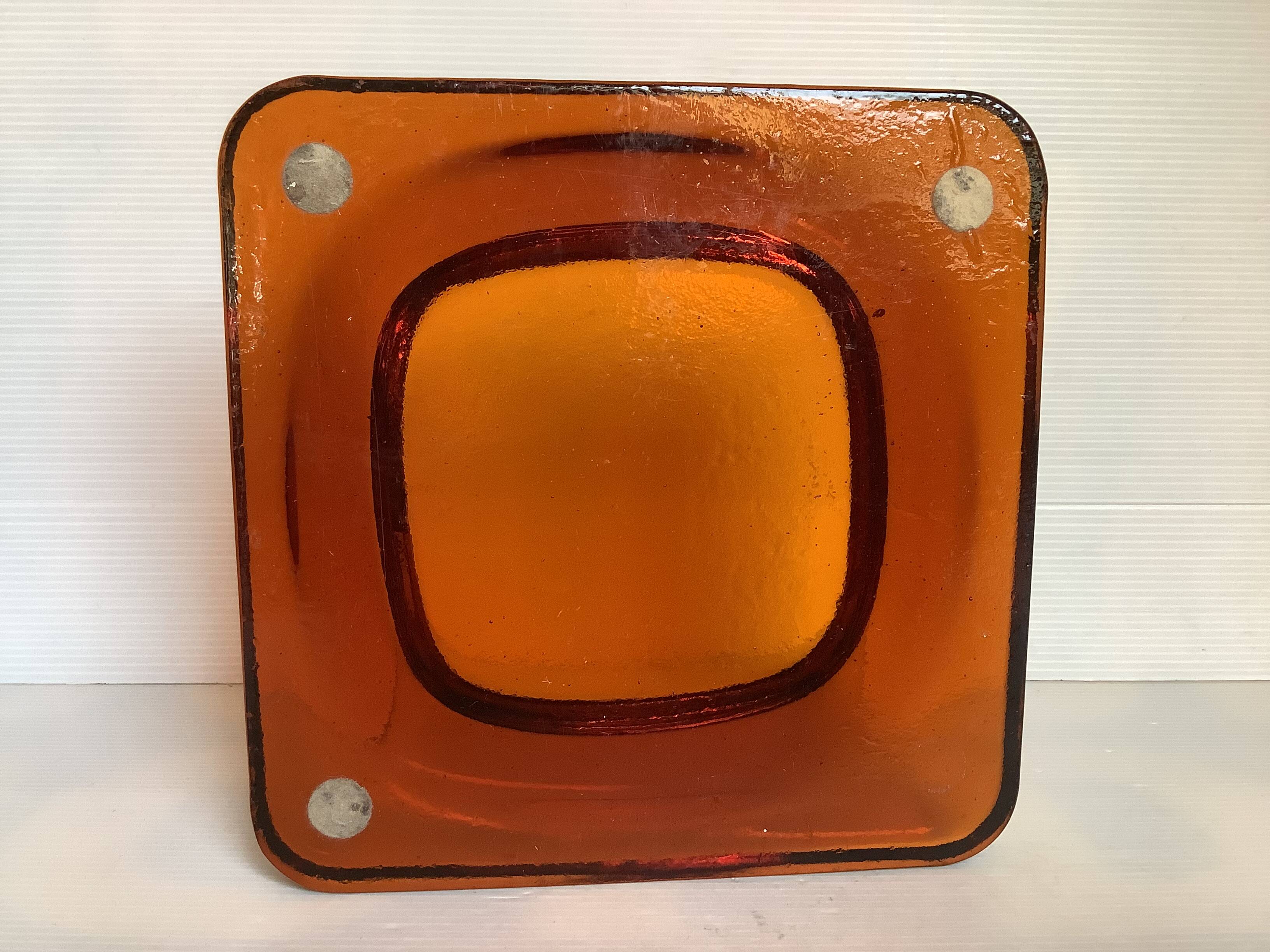 Saint Gobain coin pocket emptier