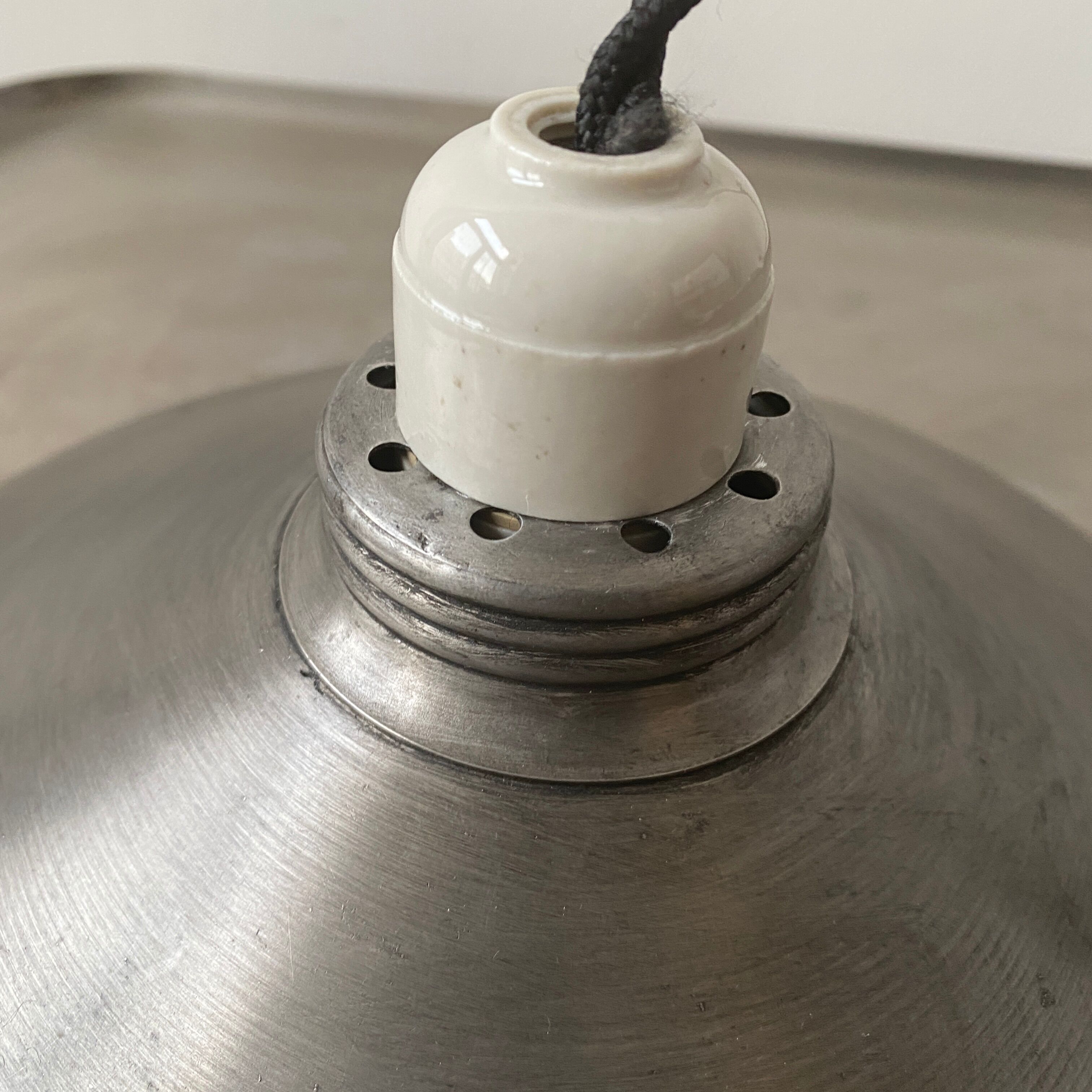 Old aluminum suspension 24 cm