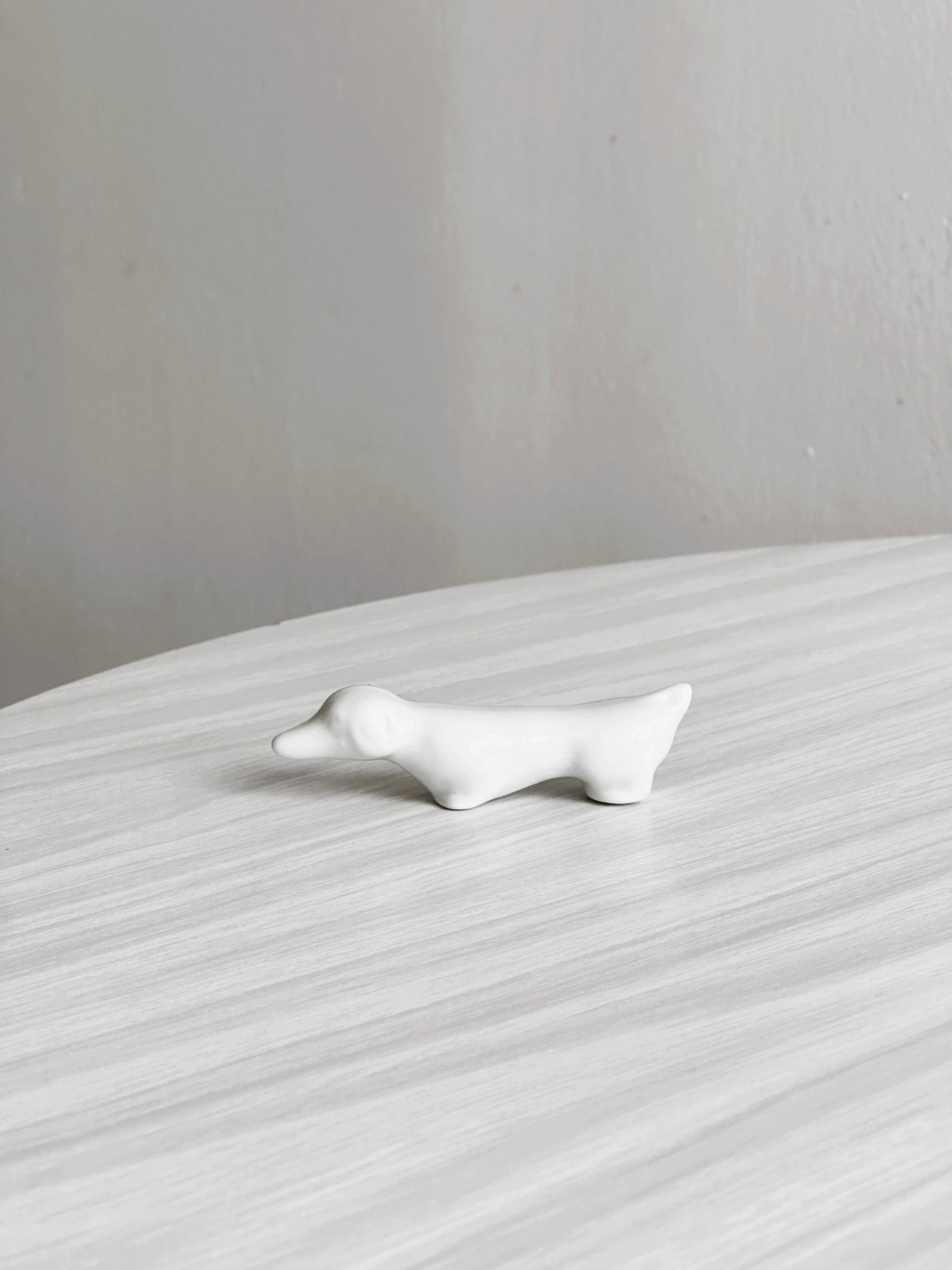 6 vintage white porcelain knife rests