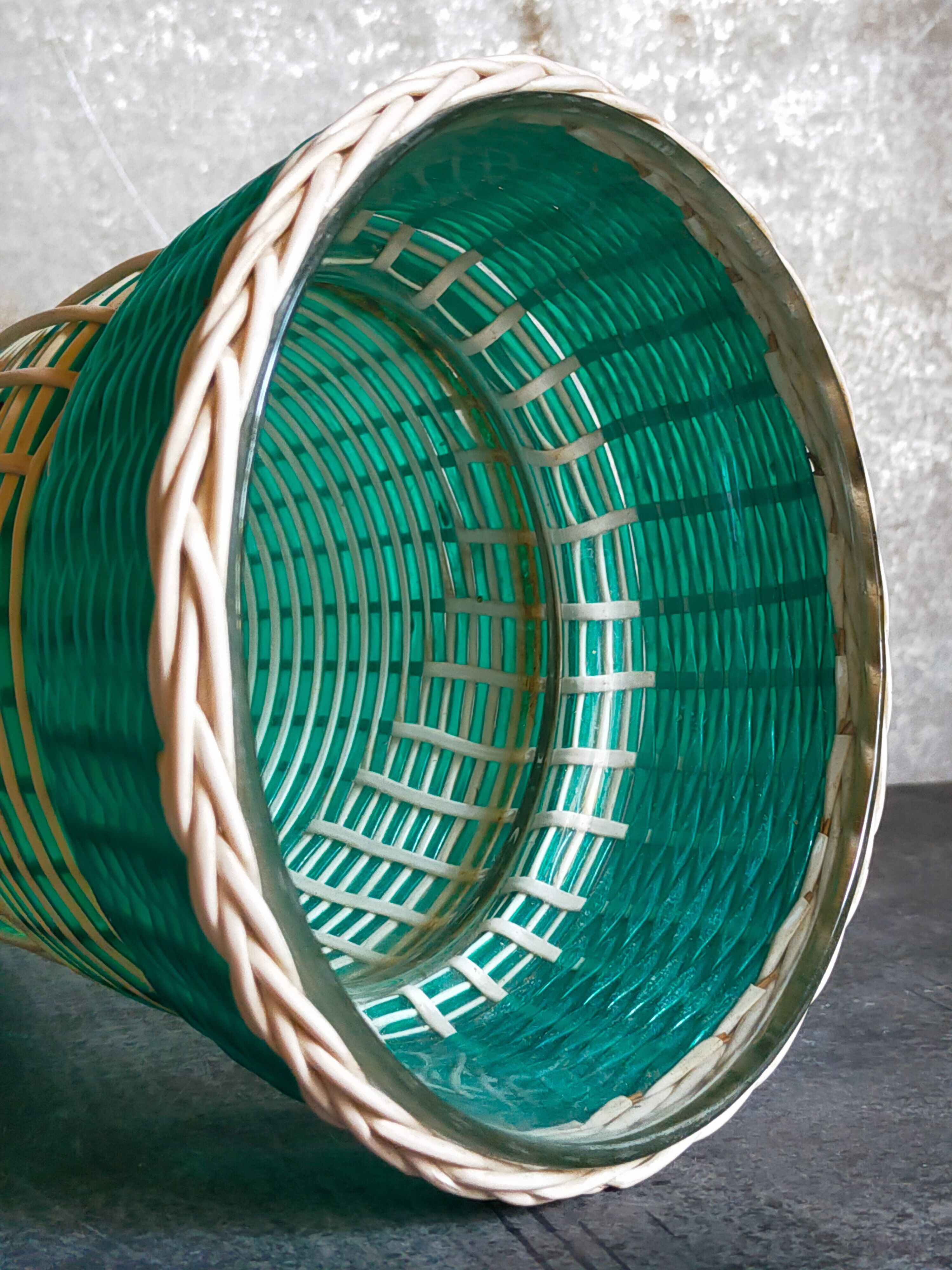 Glass vase and braided scoubidou thread 50s