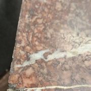 Meuble pantalonniére en bois sculpté – Colonnes torses – Dessus de marbre