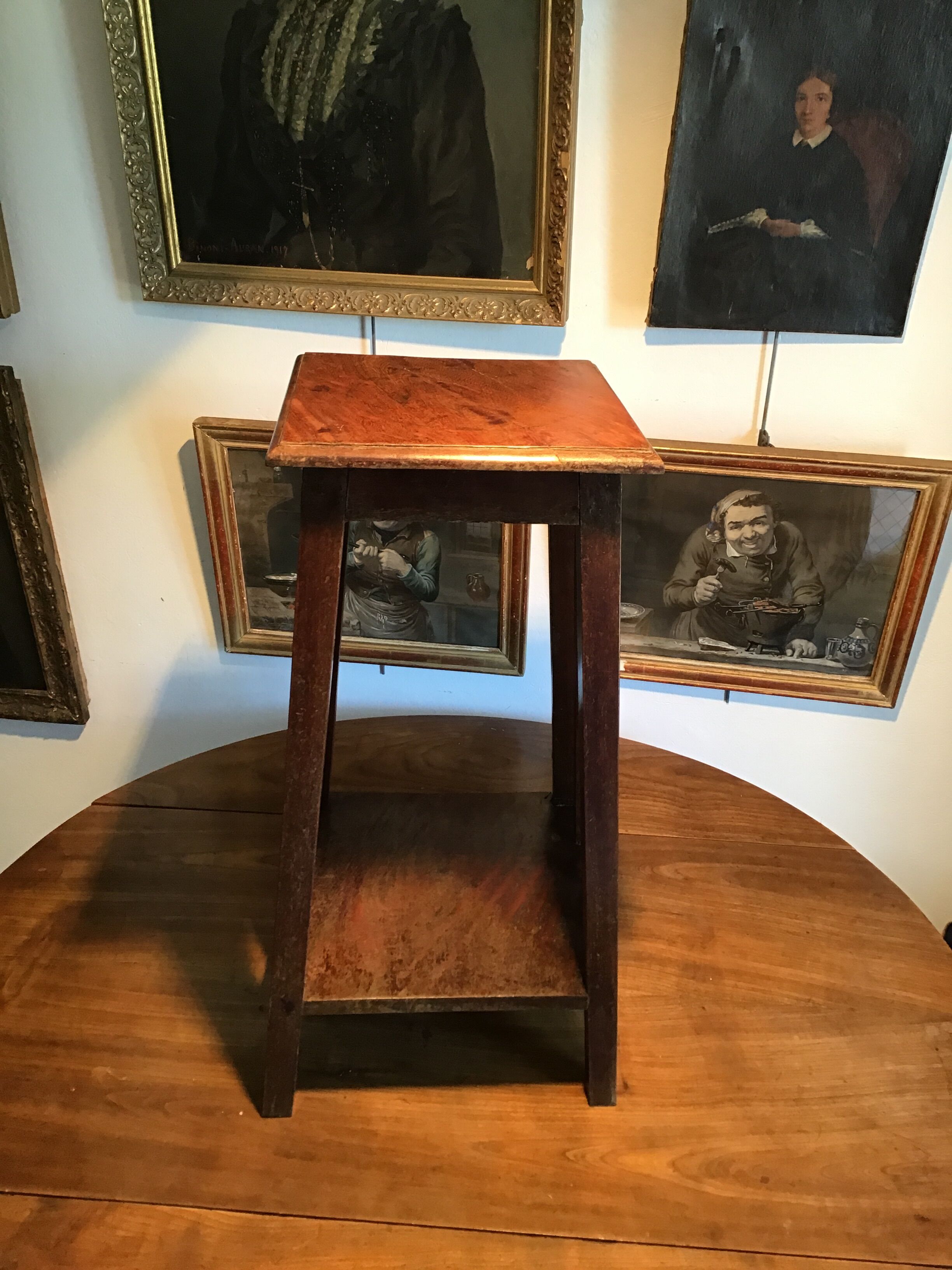 Sellette style art and crafts