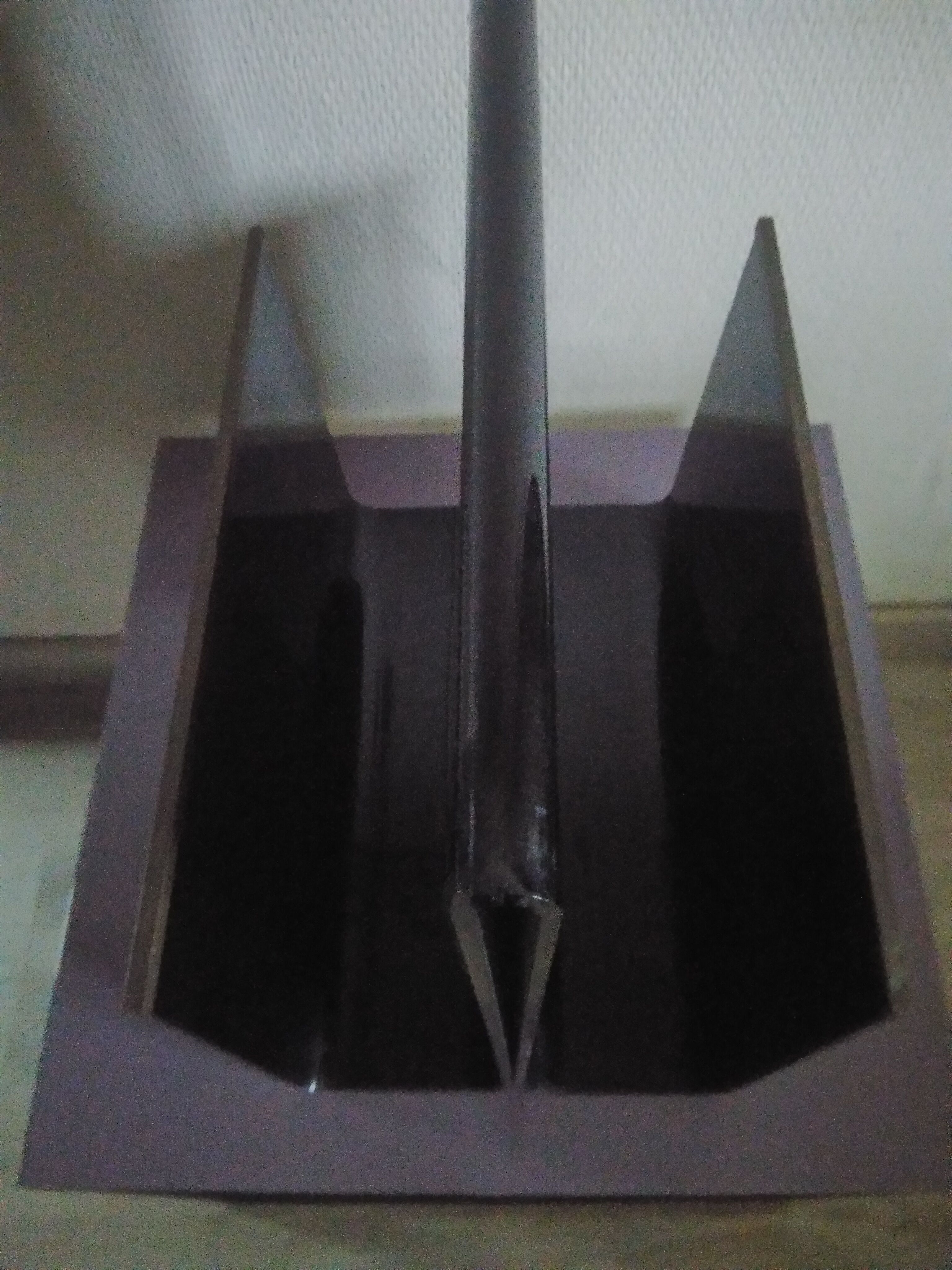 Vintage magazine holder in plexiglas