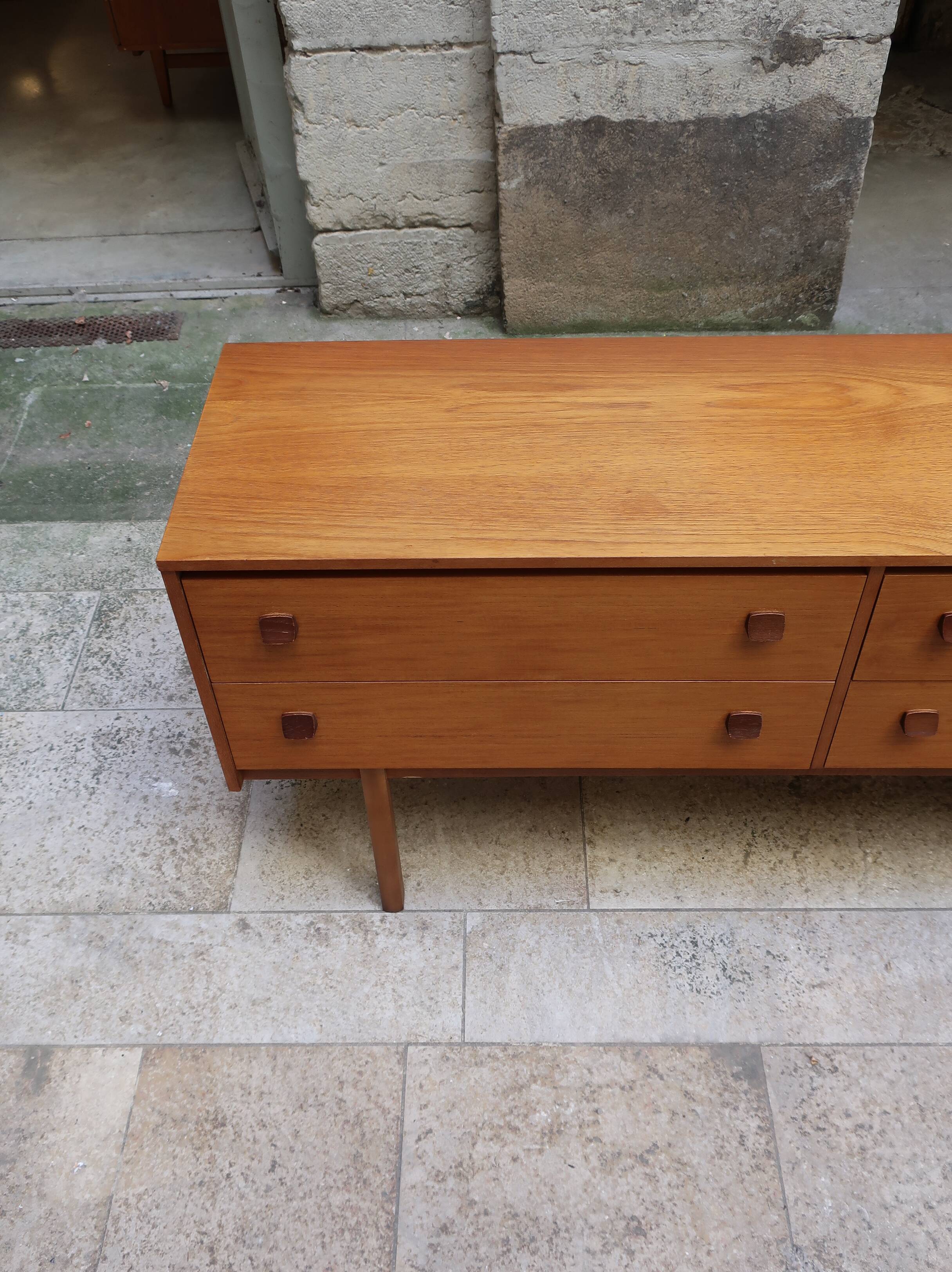 Wooden thread from the 1960s