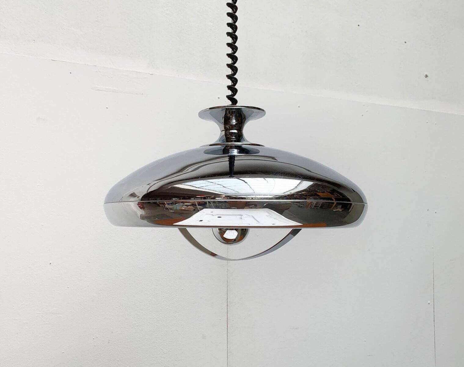 Suspension Ufo Space Age italienne du milieu du siècle