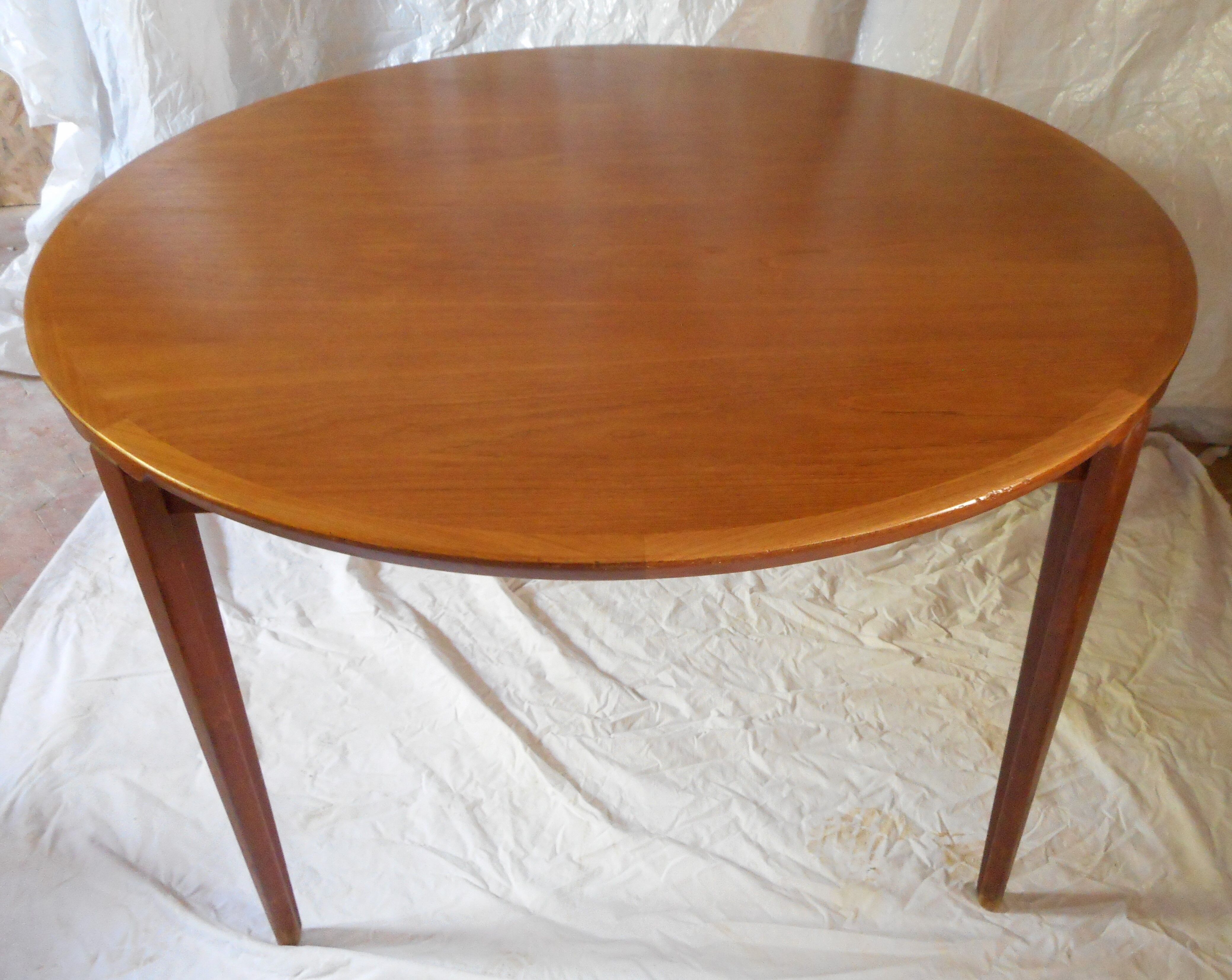 Round dining table in teak, Henry Rosengren Hansen