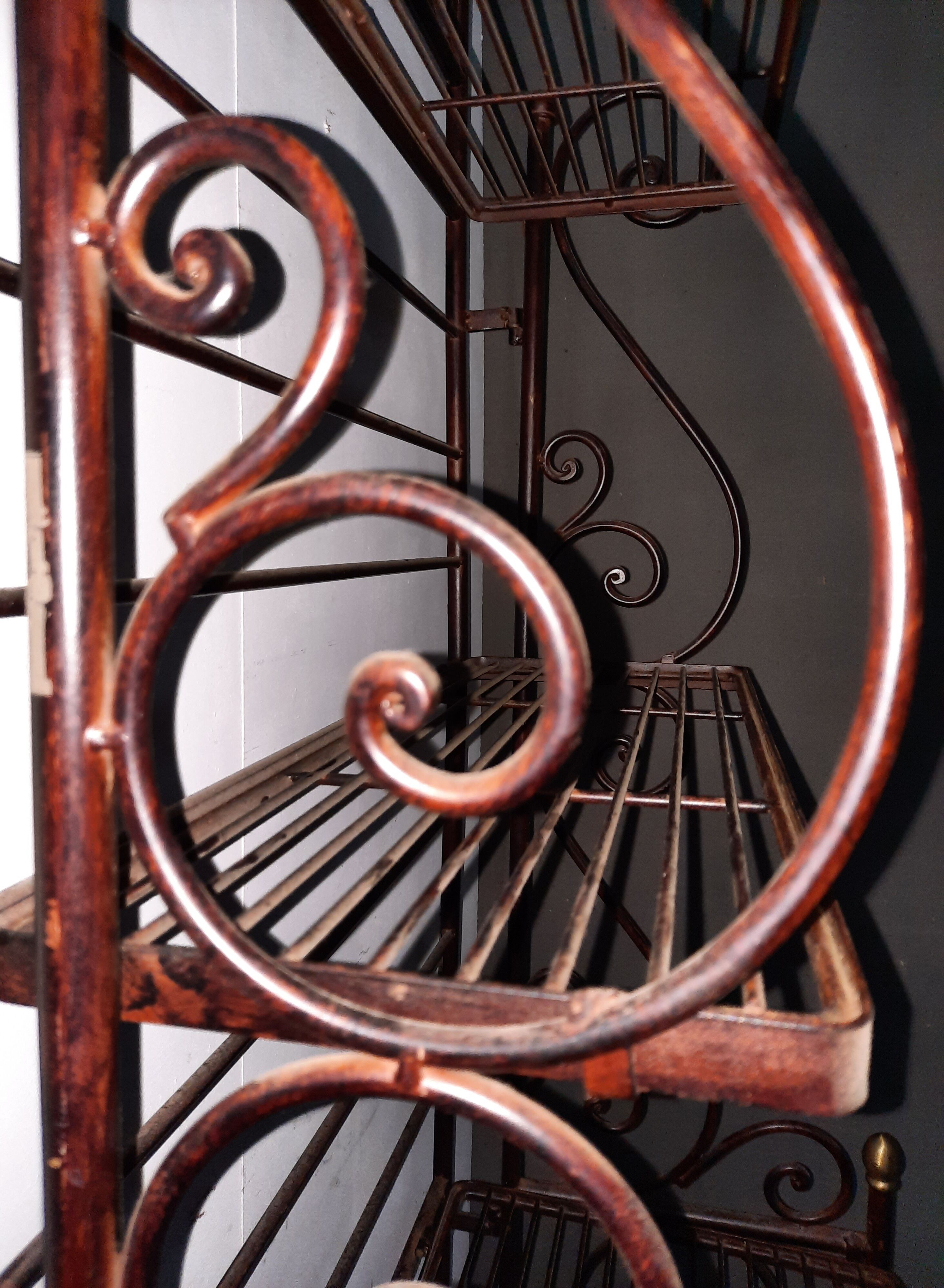 Metal floor baker style