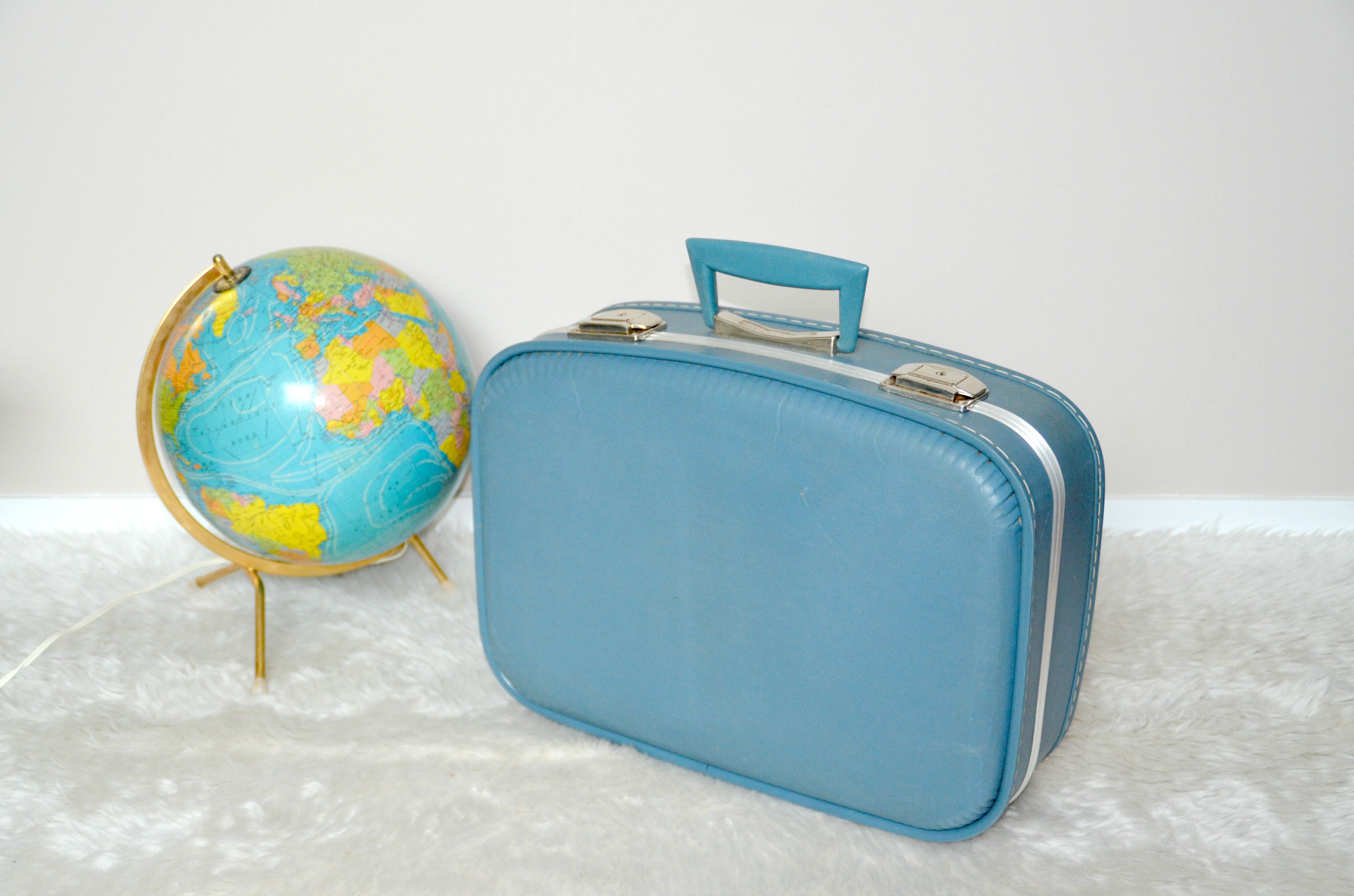 Suitcase 50s hostess