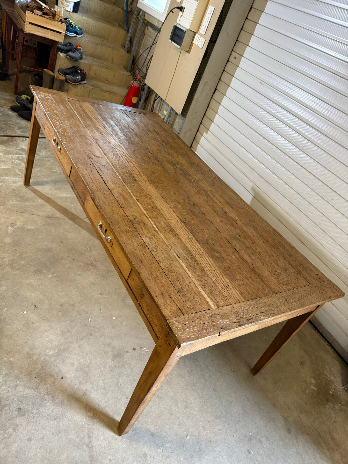 Farm table