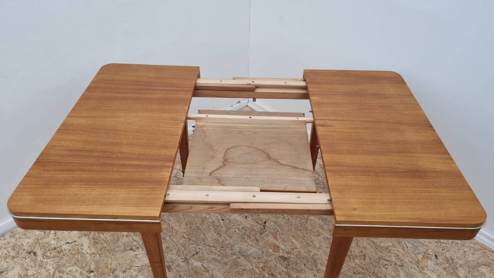 Fully renovated midcentury dining table by Jitona 1960´s, Czechoslovakia