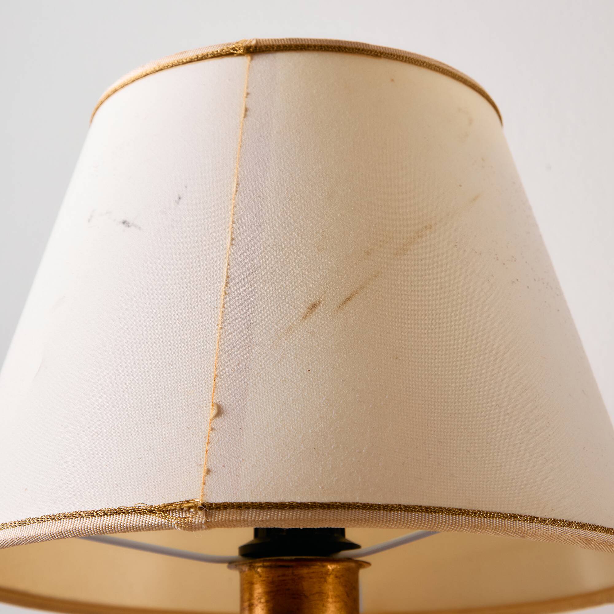 MK11262 Gold-painted wall lamp