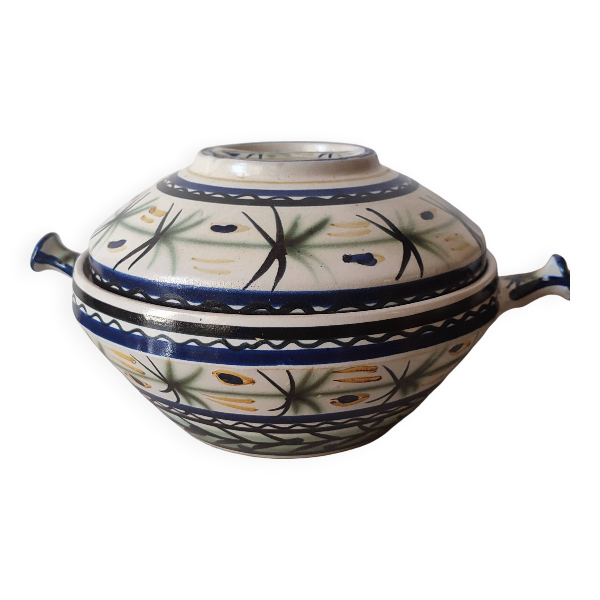 Ceramic dishes by Keraluc, Quimper