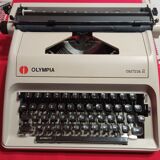 Machine à écrire vintage Olympia Carina 2 années 80