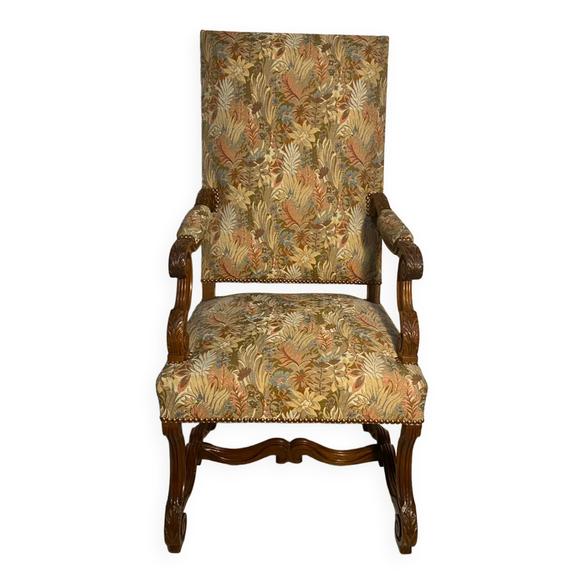 Fauteuil en noyer de style Louis XIII