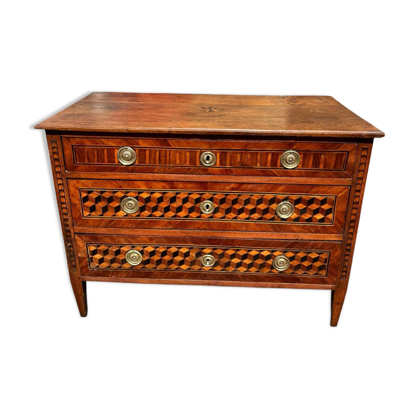 Commode Louis XVI marqueterie à décor de cubes bois précieux, 18ème s.