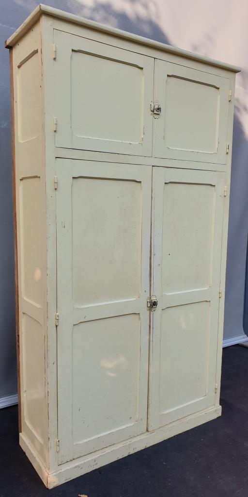 Parisian wall cabinet with locks