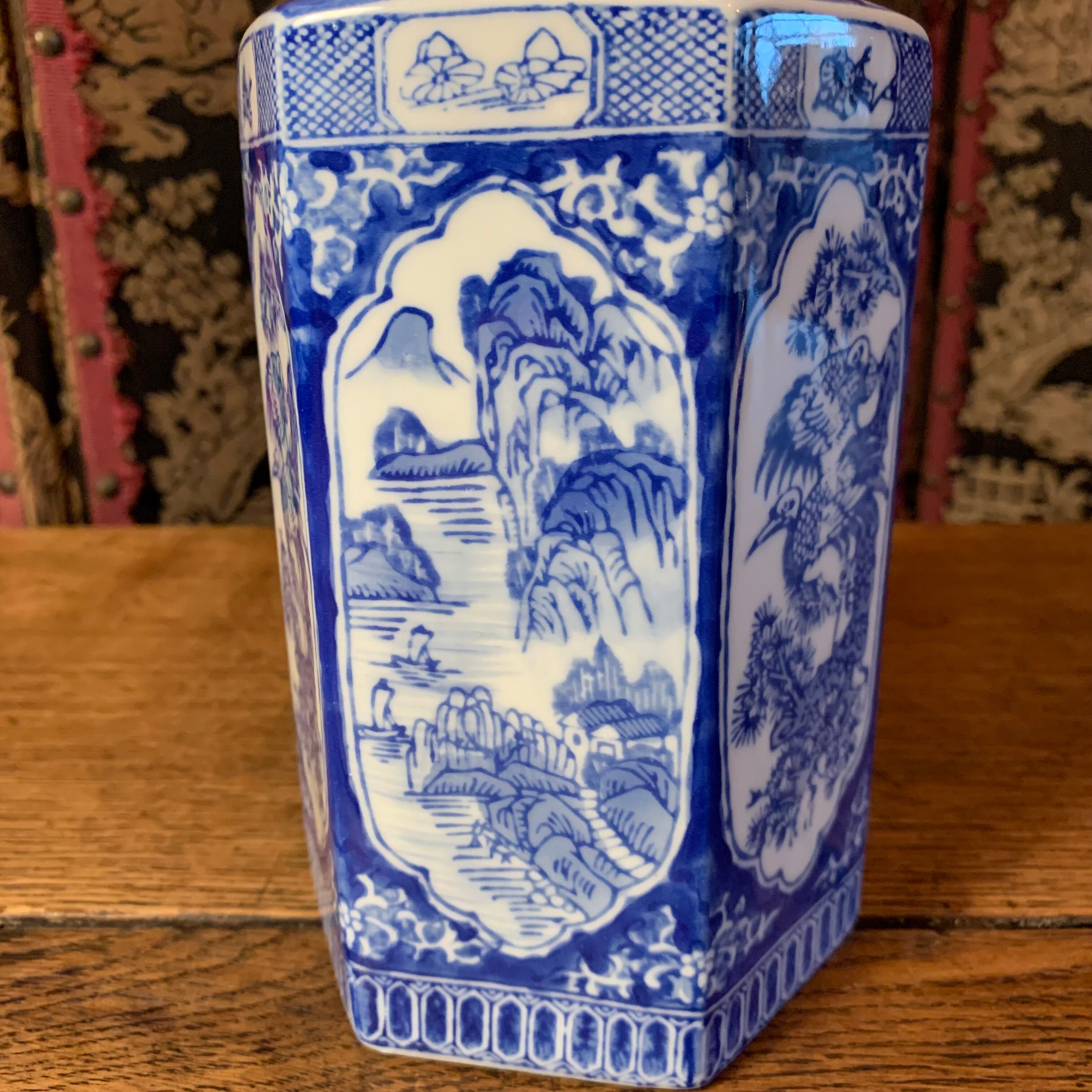 Chinese porcelain tea box