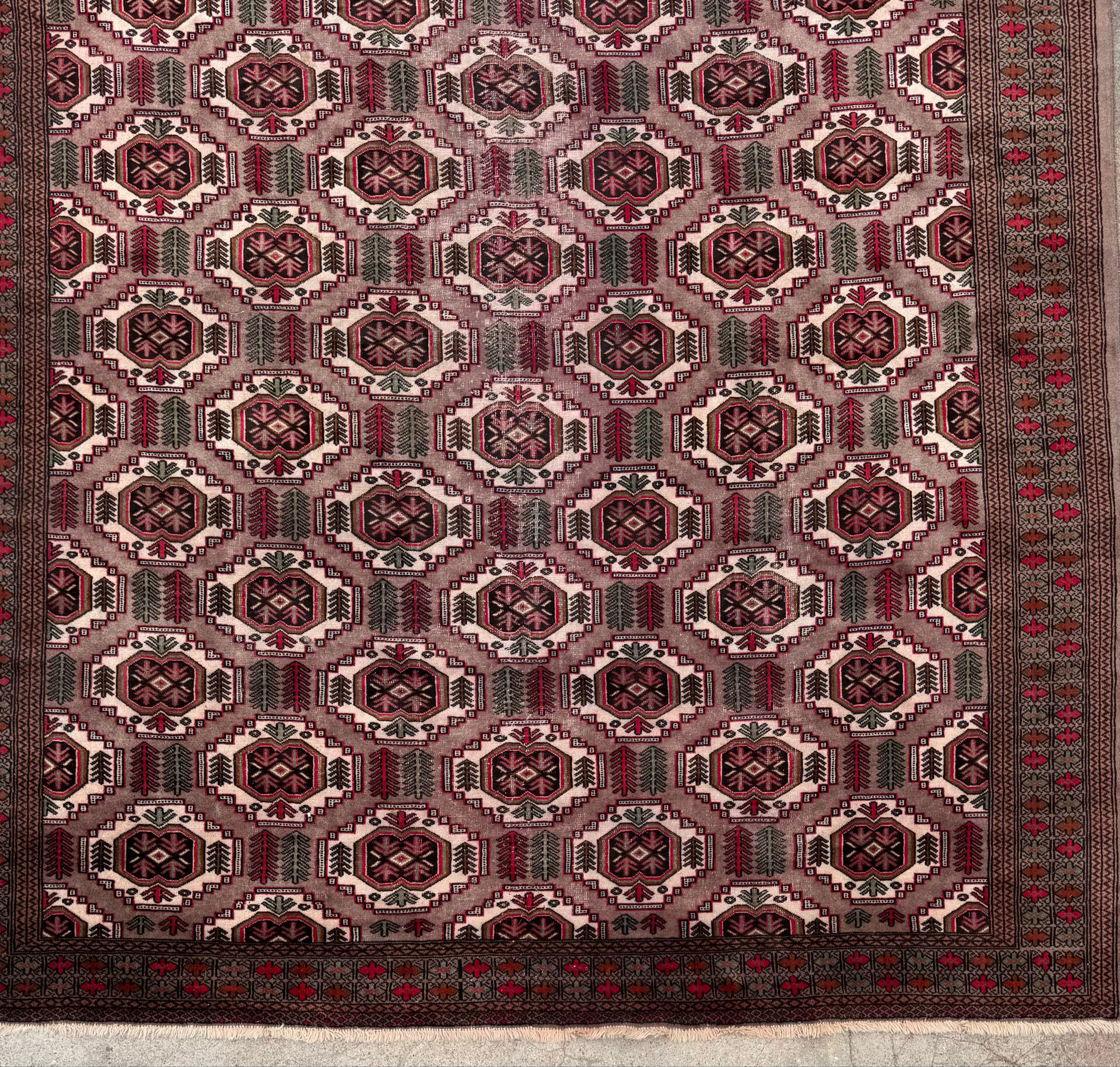 Large antique Bukhara carpet (300X375cm)
