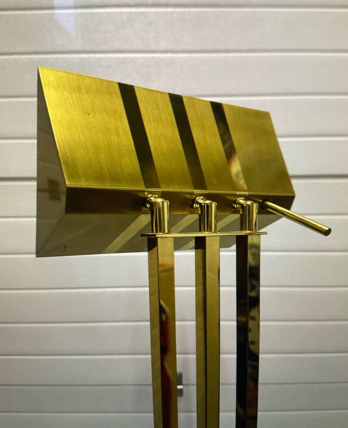 Deknudt House Hollywood Regency floor lamp in gold brass