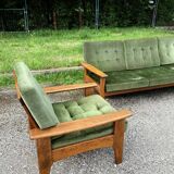 Salon scandinave de couleur vert vintage des années 70