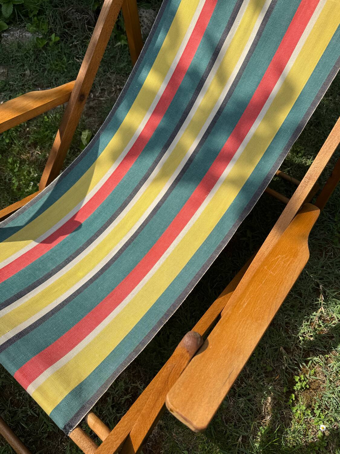 Vintage wooden deckchair/chilienne with footrest — 1960s