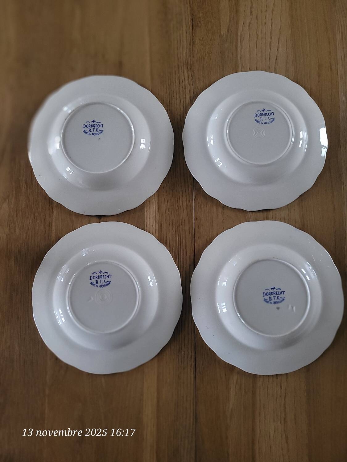 4 assiettes creuses Dordrecht Boch Frères La Louvière