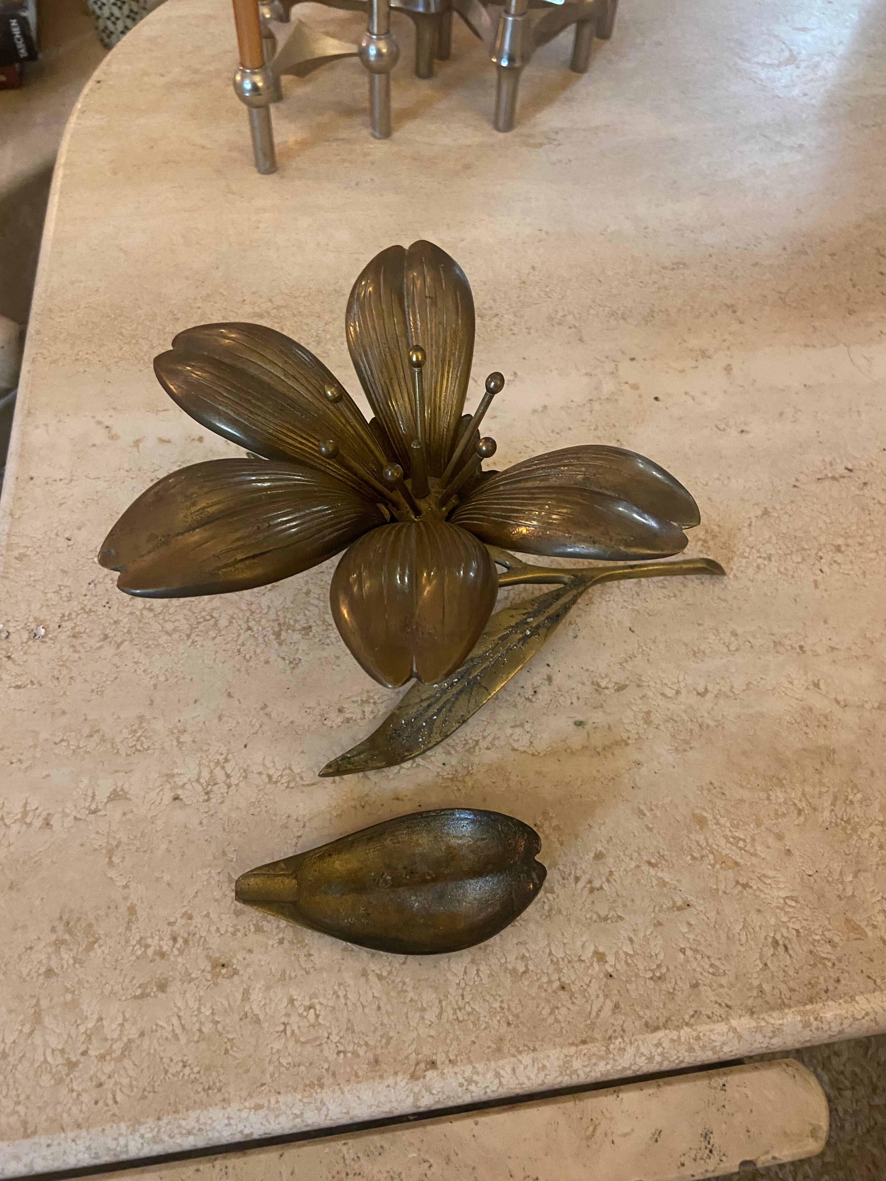 Vintage golden flower ashtray