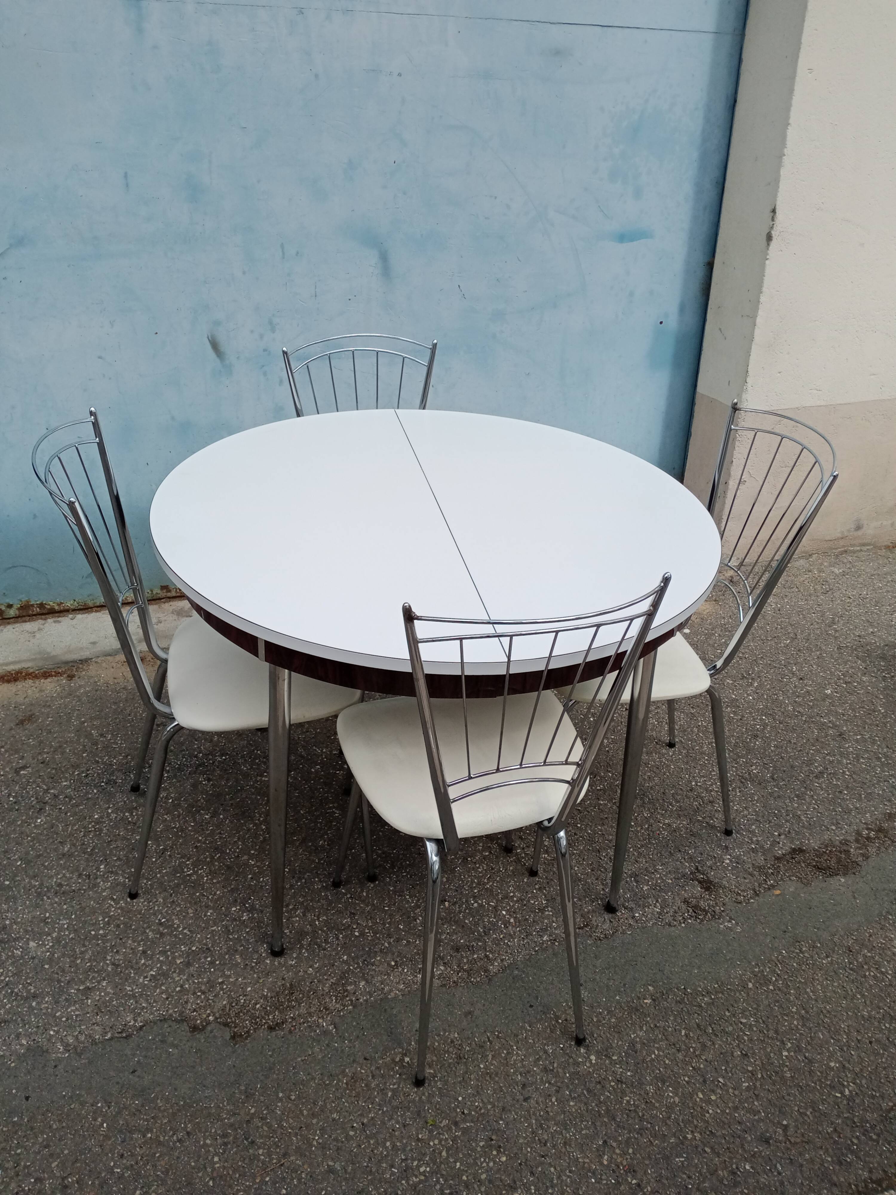 Table et chaises cuisine années 70