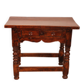 Spanish table from the 17th century in walnut.