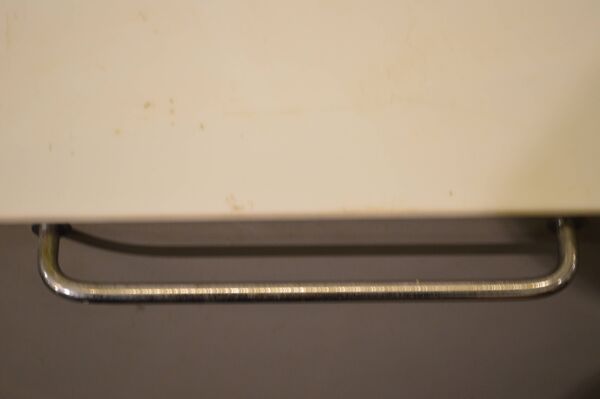 Ancienne desserte de dentiste en fer