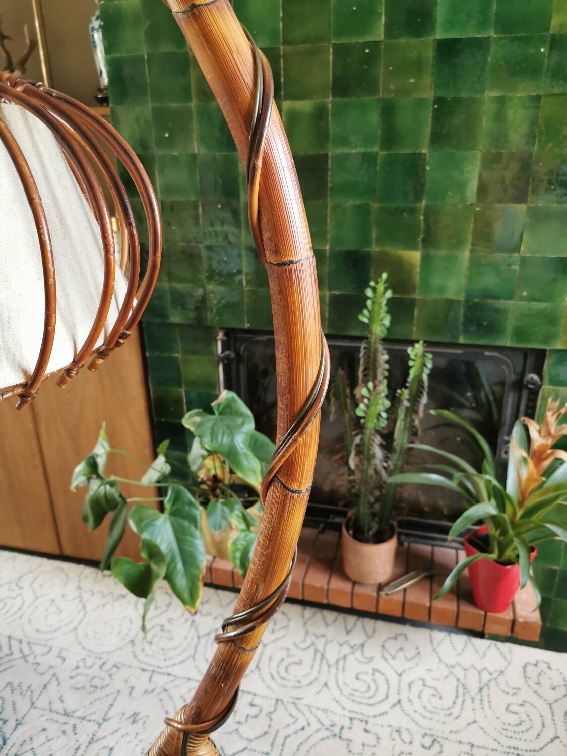 Lampadaire vintage en rotin Louis Sognot