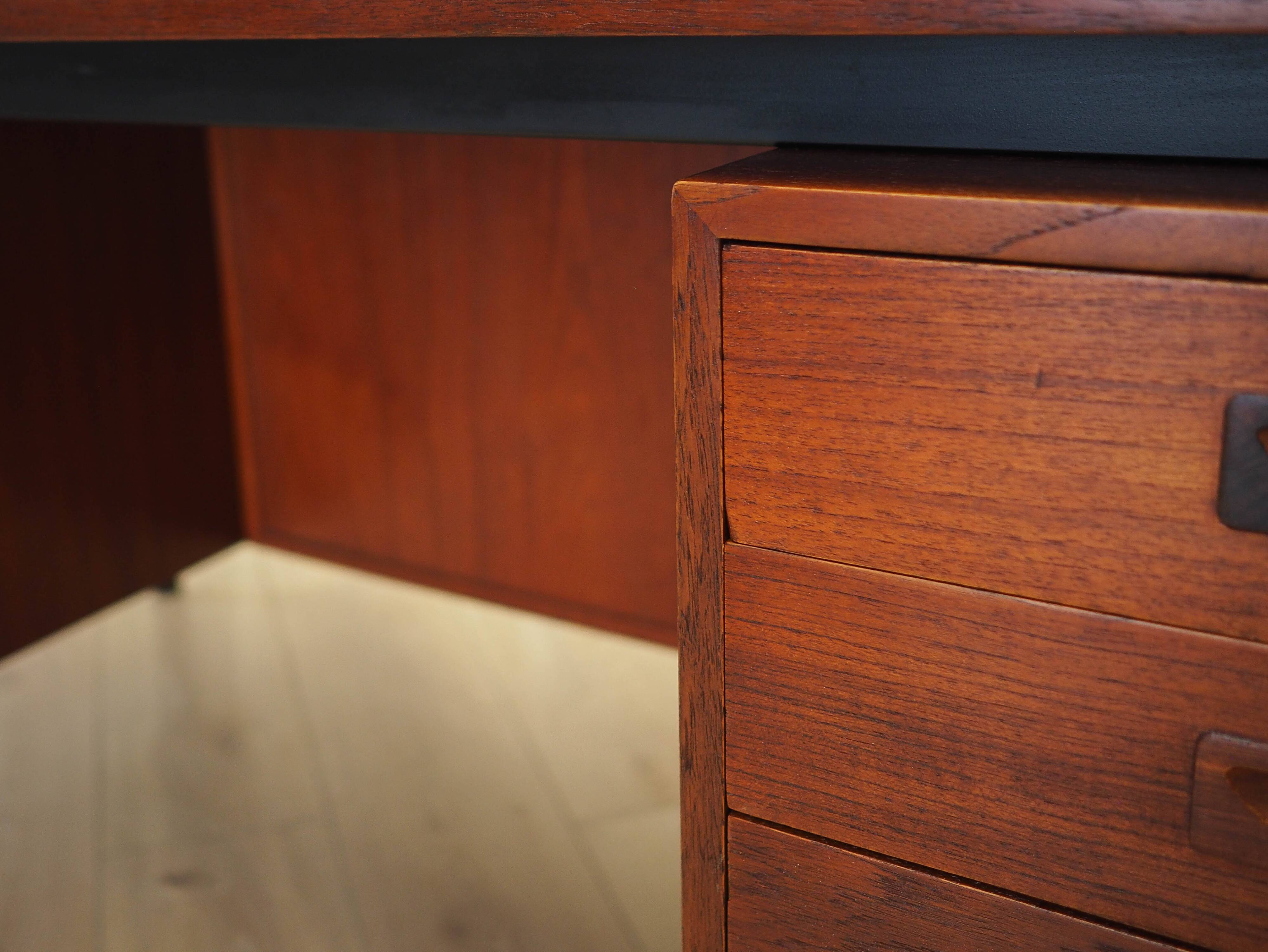 Teak desk, Danish design, 1970s, manufacturer: Denmark
