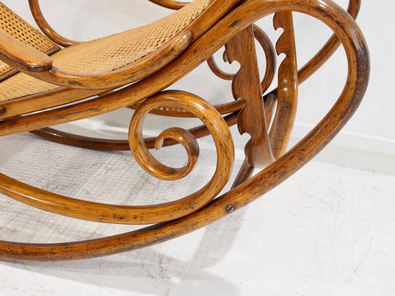 Thonet rocking chair, model 7500