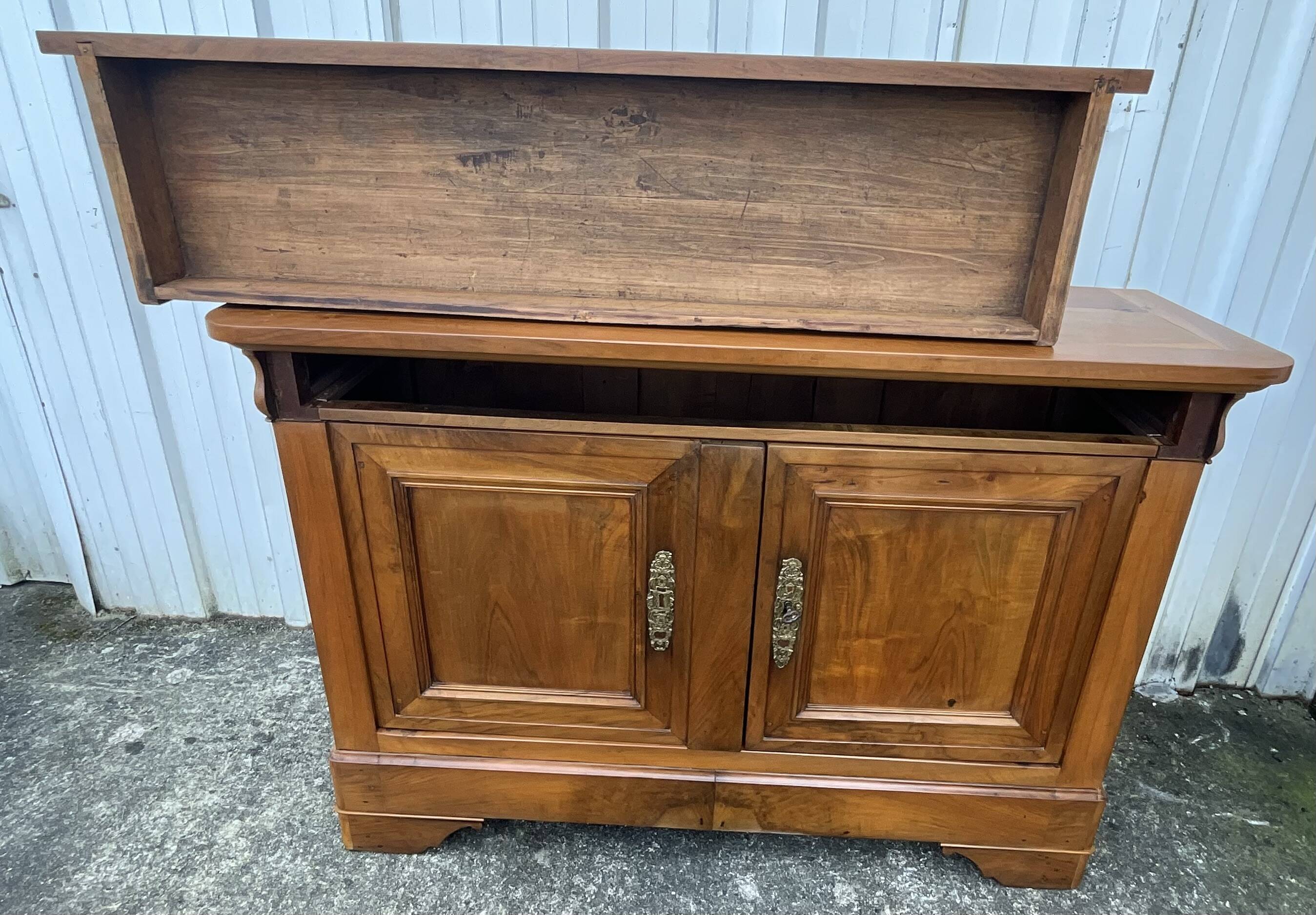 Louis-Philippe walnut buffet