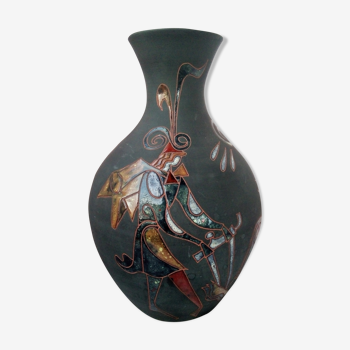 Vase année 50 à décor mythologique émaillé signature à déchiffrer